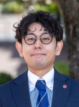 室岡　拡太